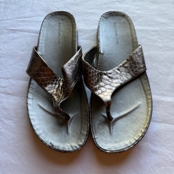 Bandolino Womens Metallic Snake Print Thong Sandals Size 9M - Picture 2 of 8